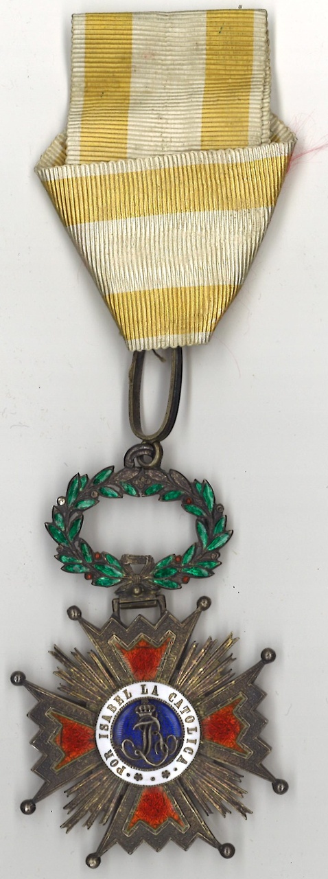 Medaille 'por Isabel la Catolica', borstkruis behorende bij de Commandeur in de Orde van Isabella de Katholiek (Spanje), uitgereikt aan P.J.H. Cuypers.