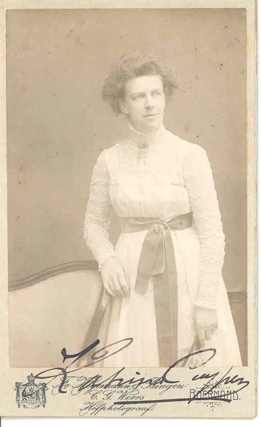 Fotoportret van Catharina Cuypers op 45-jarige leeftijd