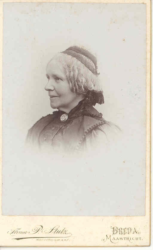 Fotoportret van Antoinette Cuypers-Alberdingk Thijm, op  67-jarige leeftijd