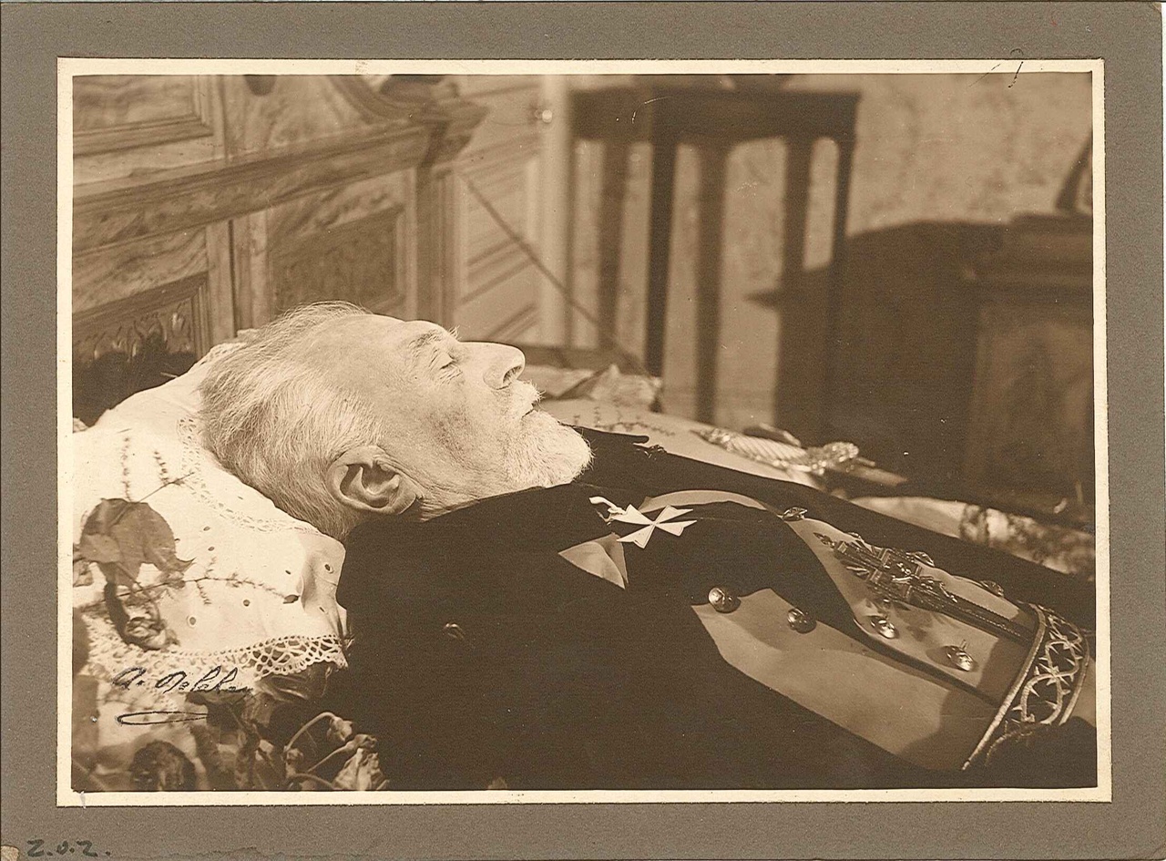 Foto van Etienne Baron van Zuylen van Nyevelt van de Haar op zijn sterfbed in 1934