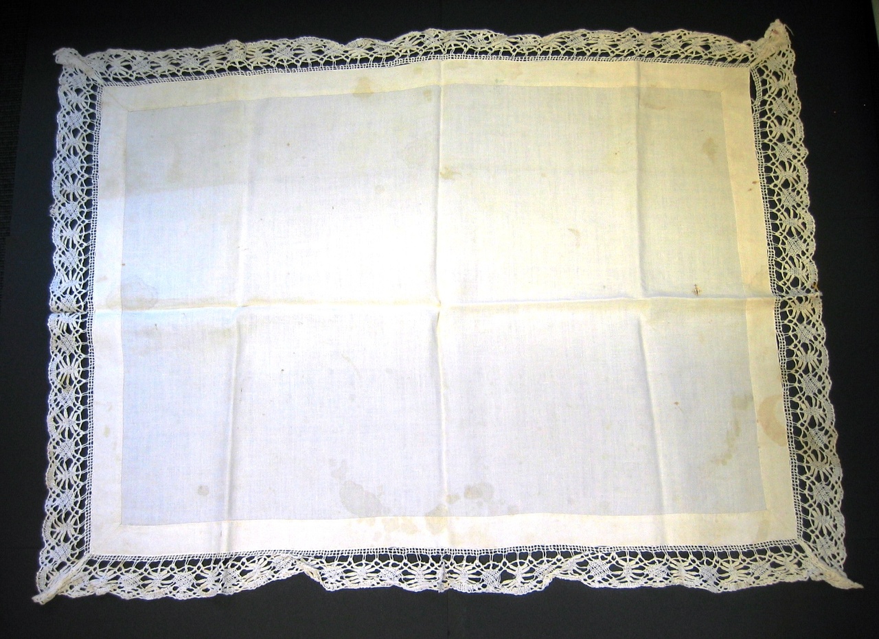 Rechthoekig theetafelkleedje met kant