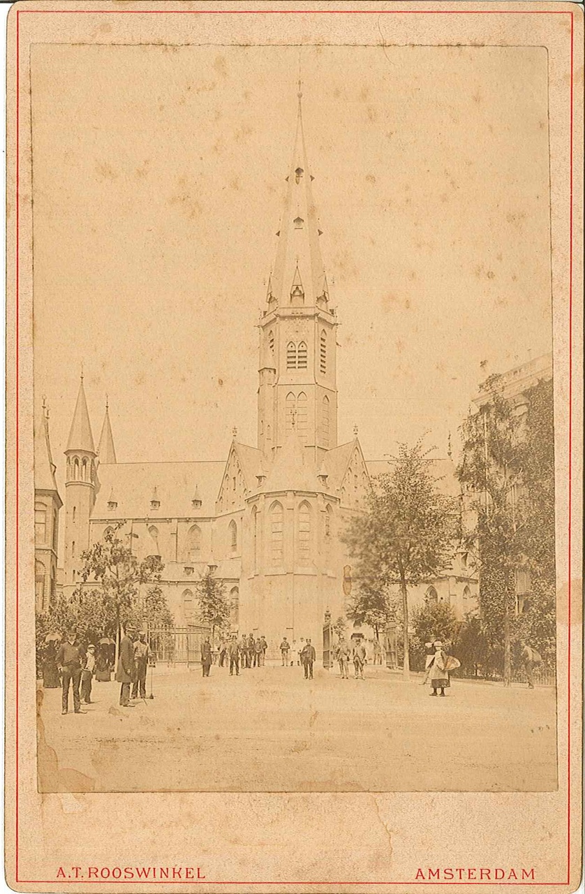 Foto van van de Vondelkerk te Amsterdam.