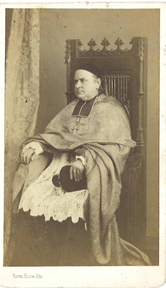 Verzameling van 51 Portretfoto's (carte-de-visite) van geestelijken: Mgr. Pu, bisschop van Parijs.