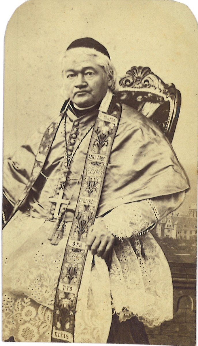 Verzameling van 51 Portretfoto's (carte-de-visite) van geestelijken: Mgr. van Trier, 1866.