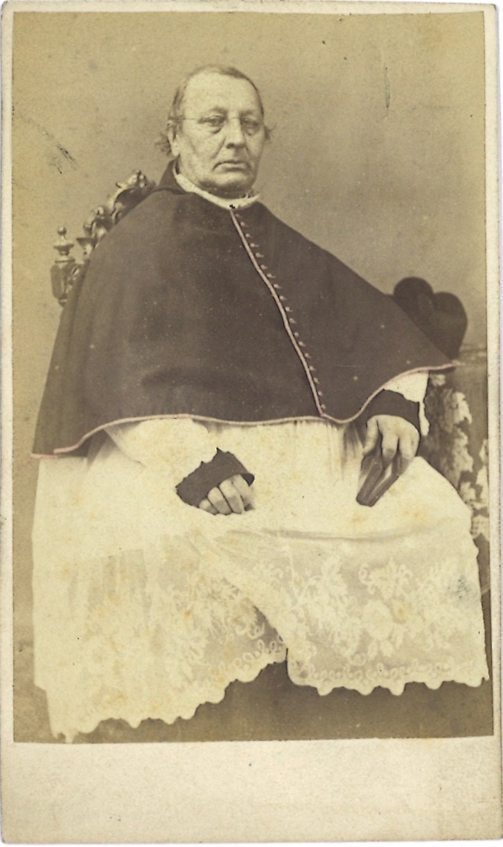 Verzameling van 51 Portretfoto's (carte-de-visite) van geestelijken: Kanunnik van Someren, deken te Eindhoven, 1868.