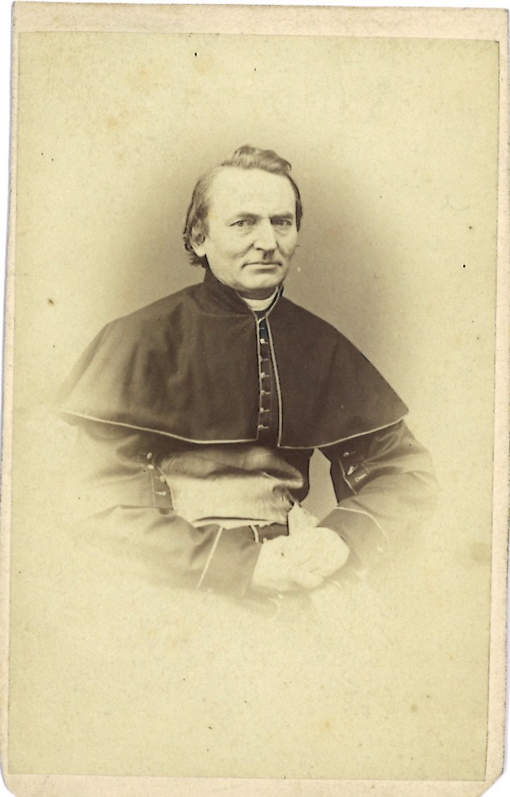 Verzameling van 51 Portretfoto's (carte-de-visite) van geestelijken: Hoog Eerwaarde Heer J. Smits, Proto-notarius ap. Amsterdam 1868.