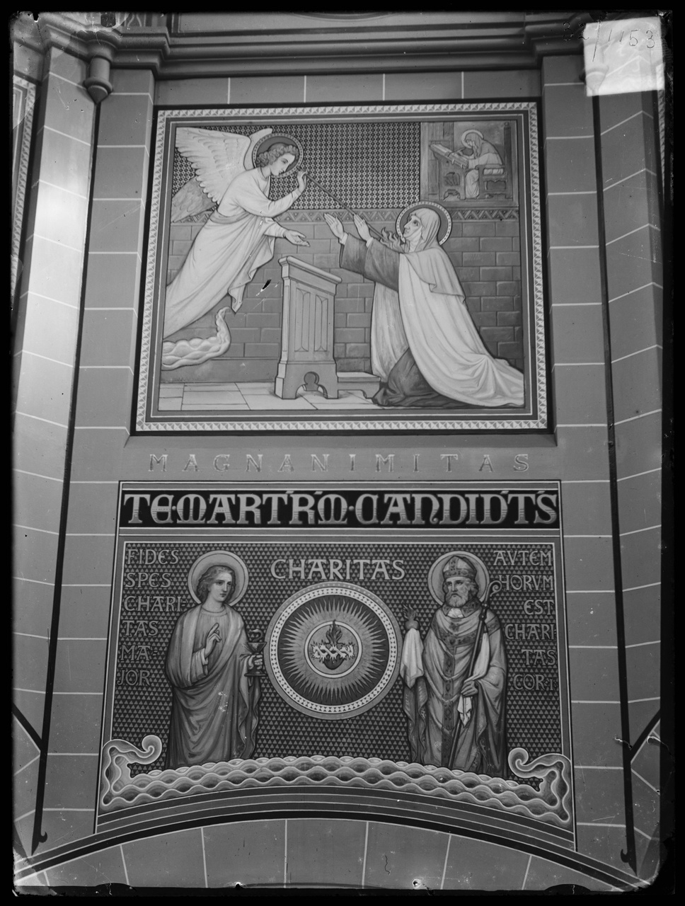Glasnegatief van foto van producten uit de Cuypers' Kunstwerkplaatsen: "Foto van de annunciatie aan Maria".
