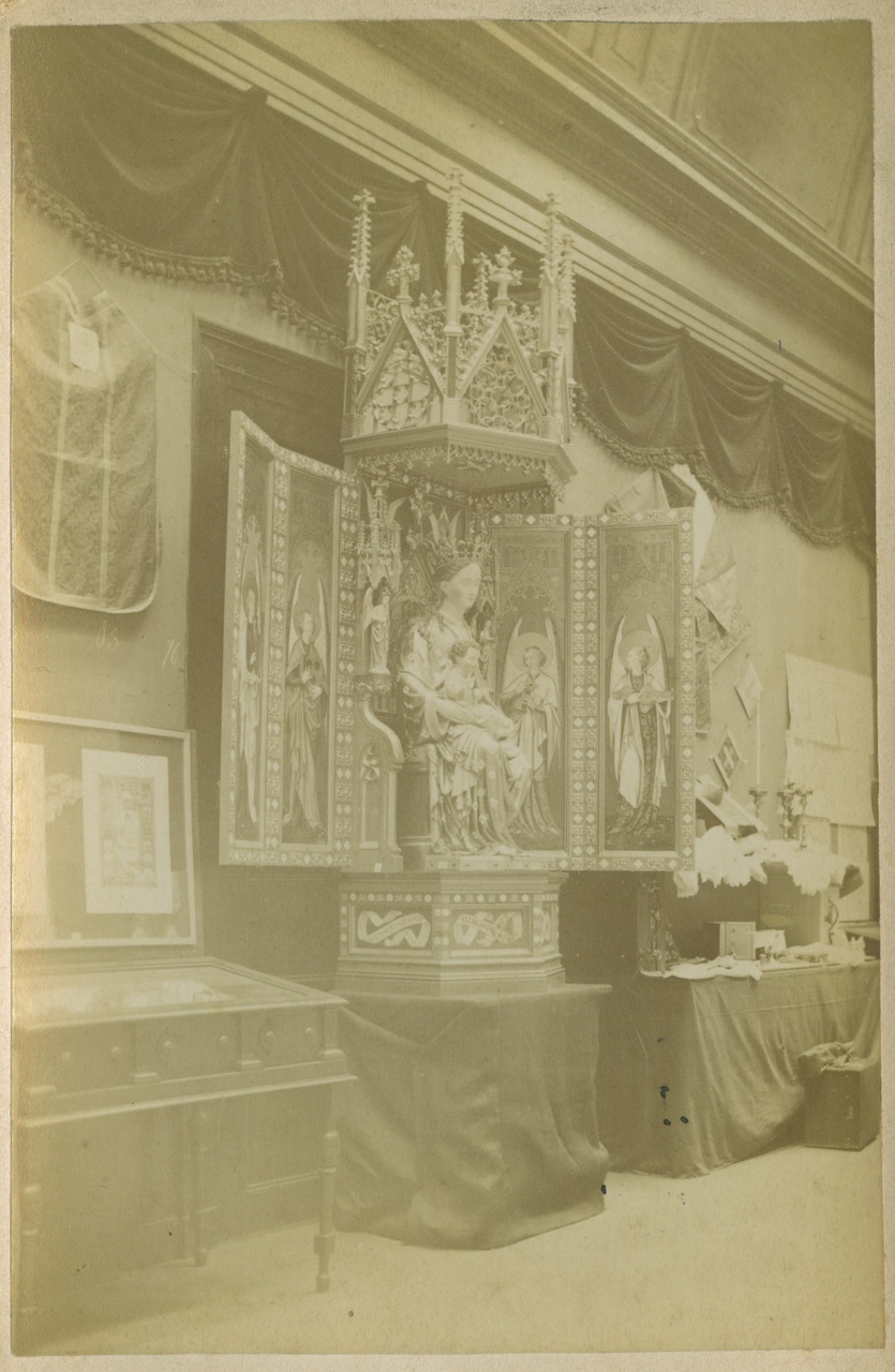Foto van een Mariatiptiek op de Nederlandsch-Vaticaansche Tentoonstelling.