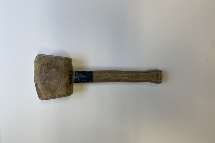 Houten beeldhouwershamer