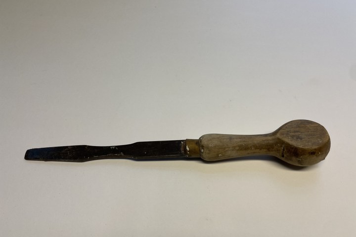 Beitel met rond handvat.