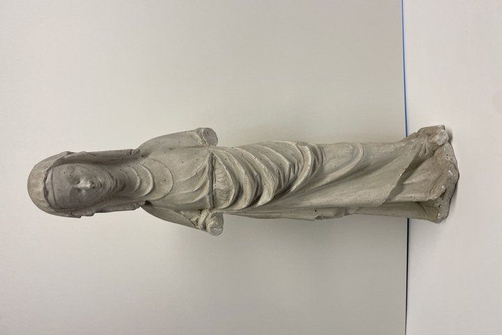 Gipsen Mariabeeld met puncteerpunten