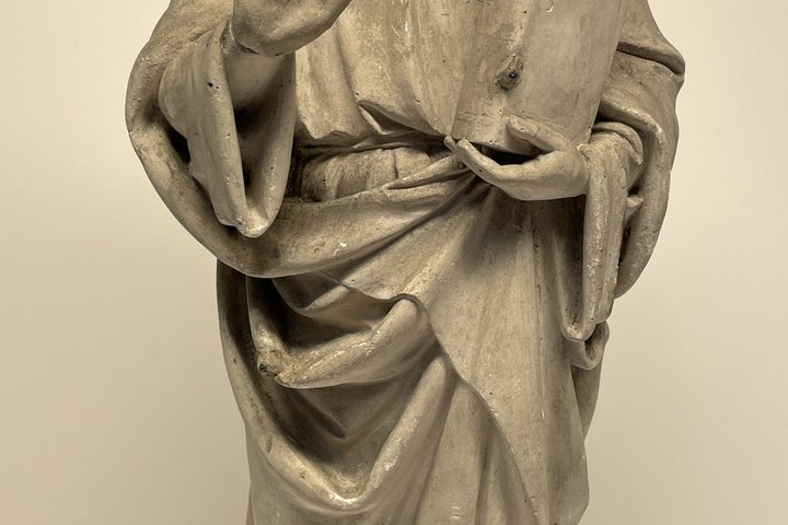 Gipsen Christusbeeld met boek en puncteerpunten