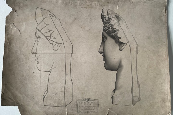 Schets uit tekenleerboek "Cours de Dessin", Plaat 45, "Ariane du Capitole" Antique
